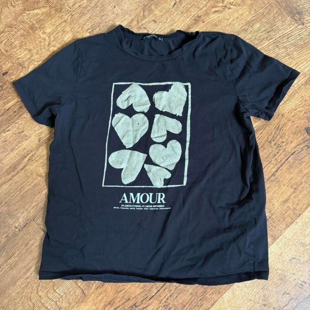 faded black Stradivarius heart design graphic‎ t-shirt